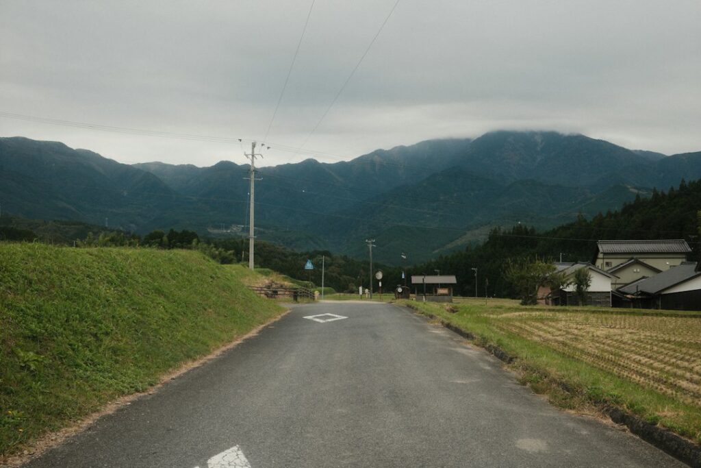 関東のキャンプ場を「温泉付き」で選ぶ｜場内で湯船に入れる5か所を、公式の利用案内まで開いて料金と条件で絞った（イメージ写真）